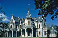 особняк замкового типа